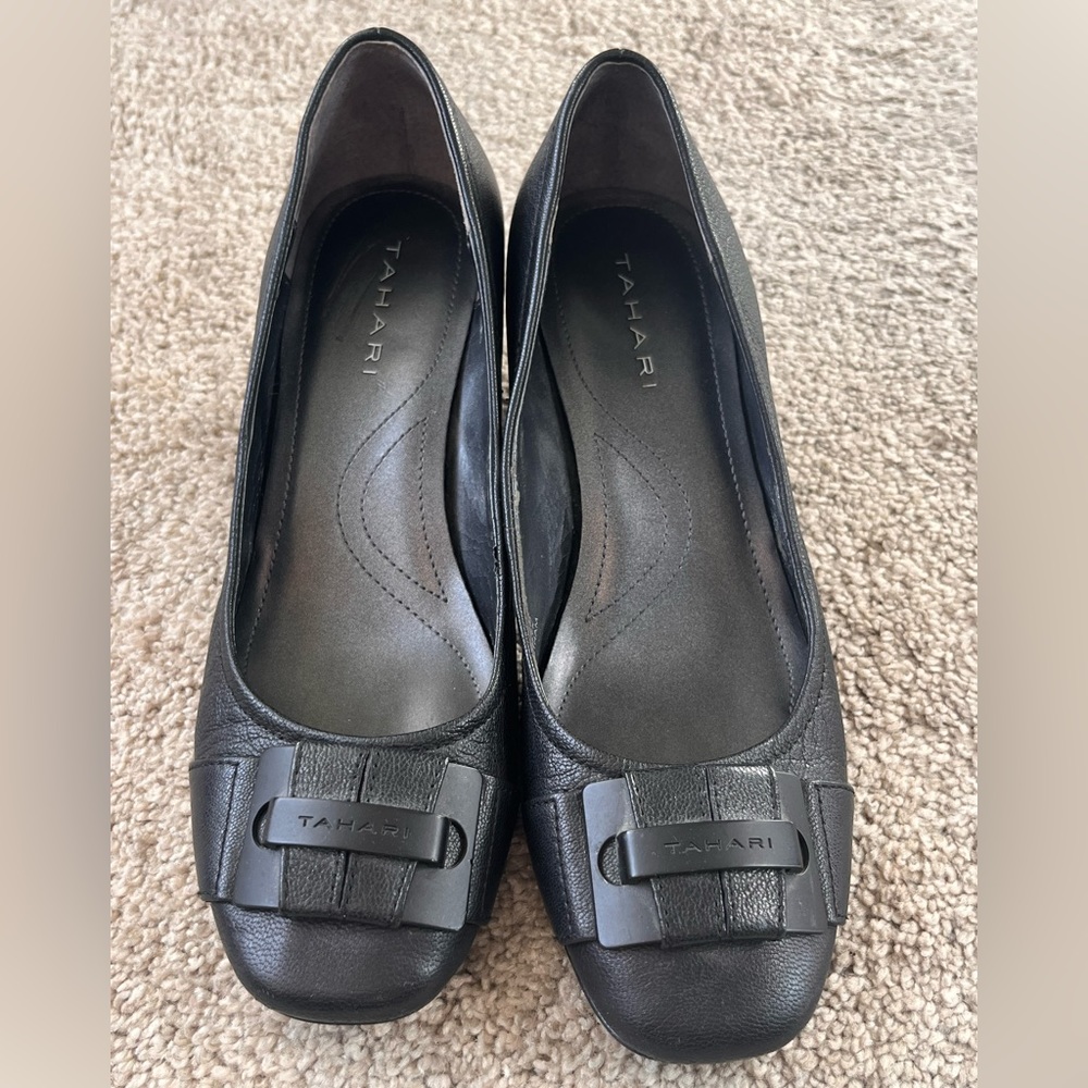 Tahari Shawna heels